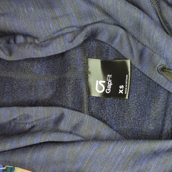 Gap Fit Pullover Hoodie - Picture 3 of 4
